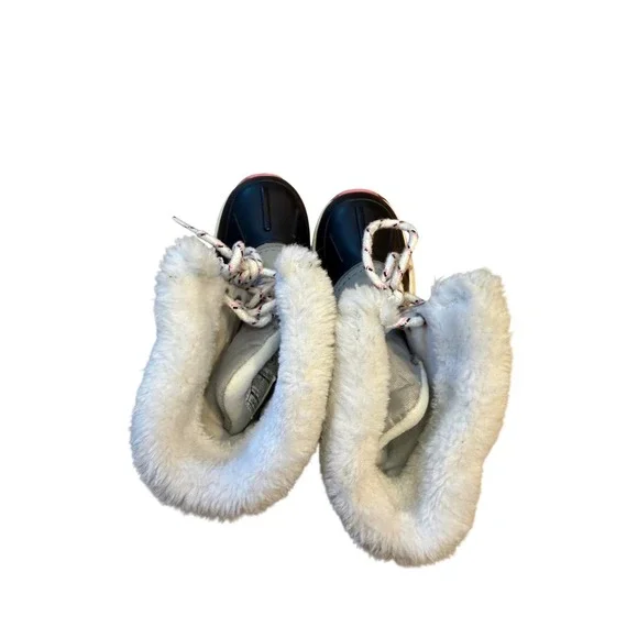 Carters Kids Snow Boots Quilted Gray Pink Laces Faux Fur Lined Winter‎ Size 12 - Picture 8 of 13